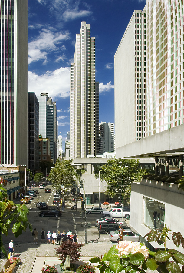One Embarcadero Center by Pavel Toczynski