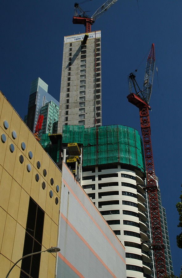 Meriton Tower by John Bek