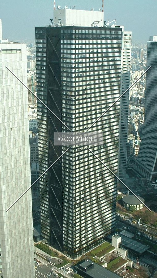 Shinjuku Mitsui Building by Andrew Stewart