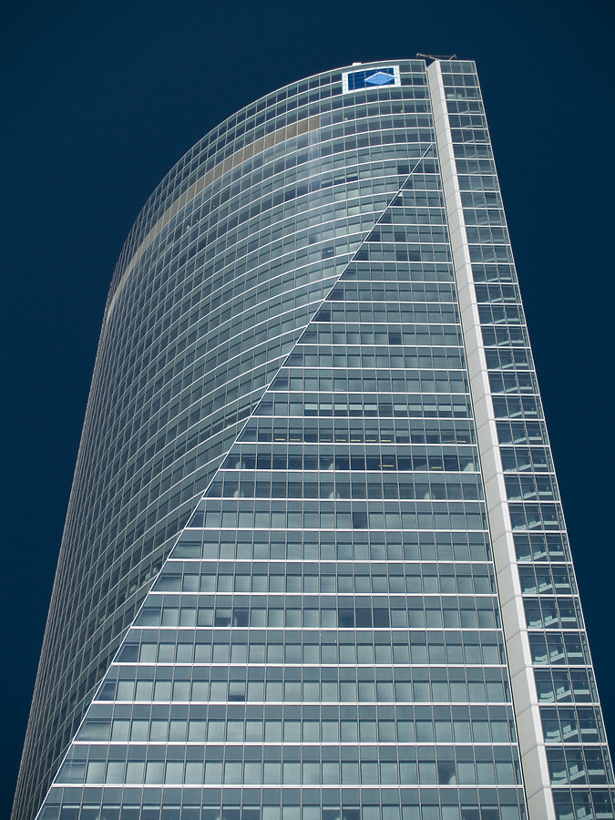 Torre Espacio by Cesar Serrano