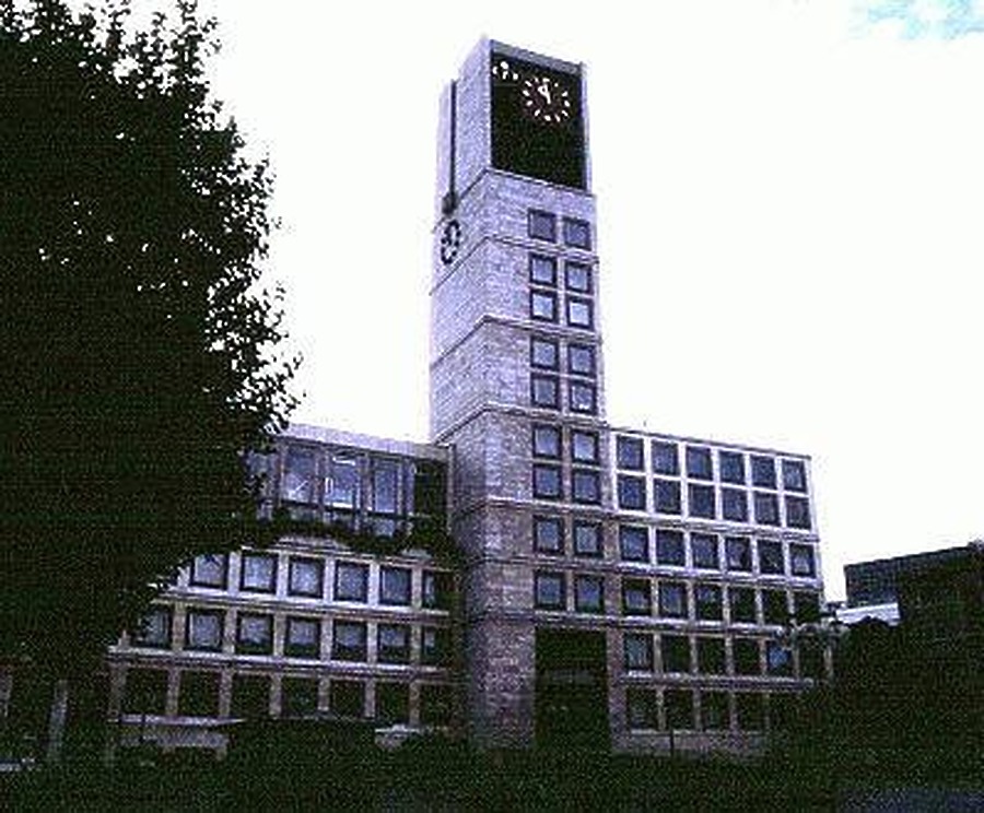 Stuttgarter Rathaus by John Cahill