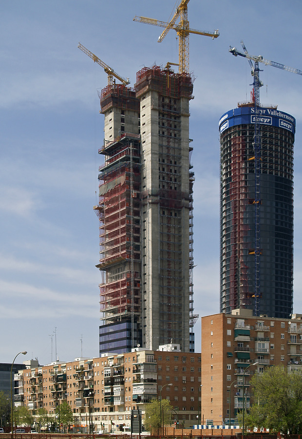 Torre Caja Madrid by Cesar Serrano