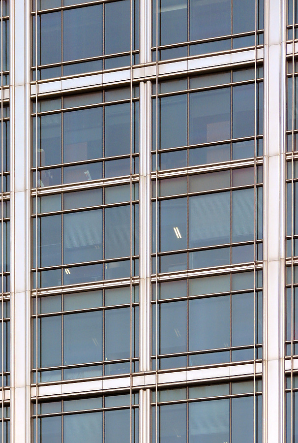 25 Canada Square by Wilson Ling