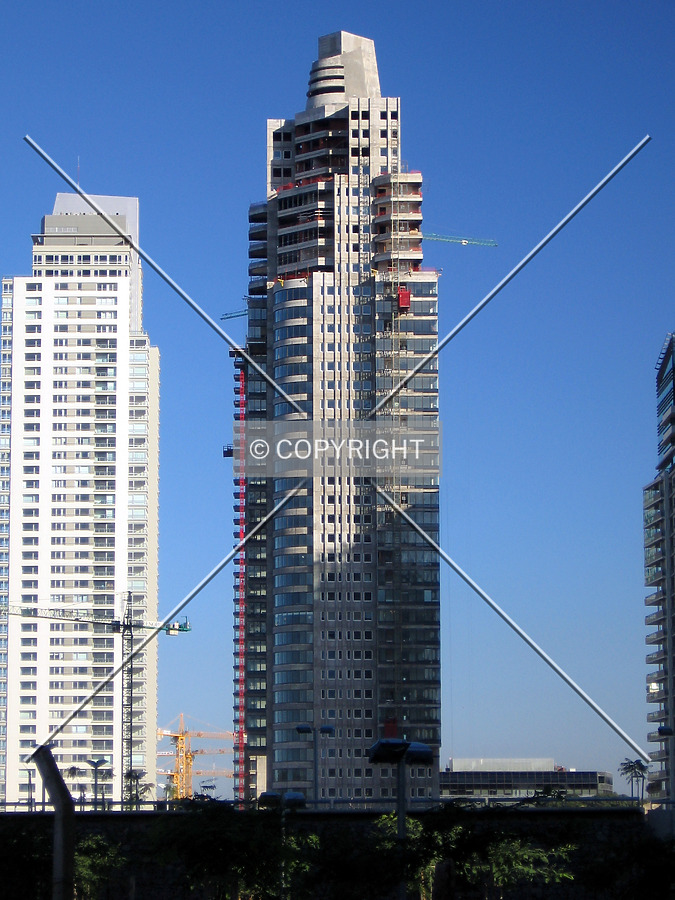 Torre Renoir 1 by Maximiliano Buono