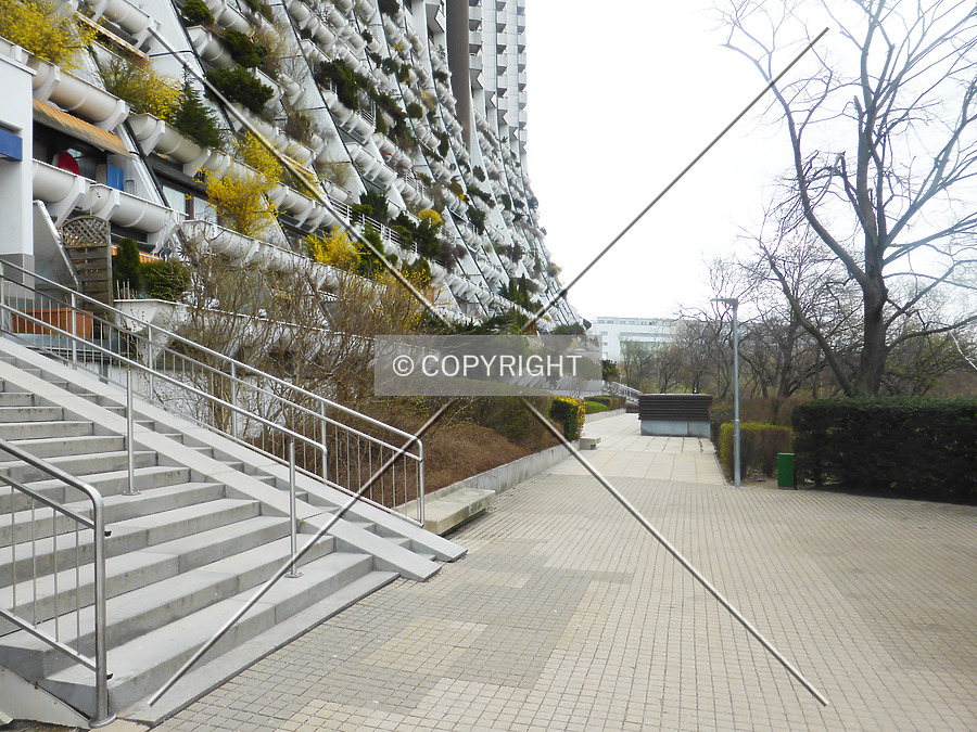 Wohnpark Alterlaa - Block C1-C4 by Nephilim
