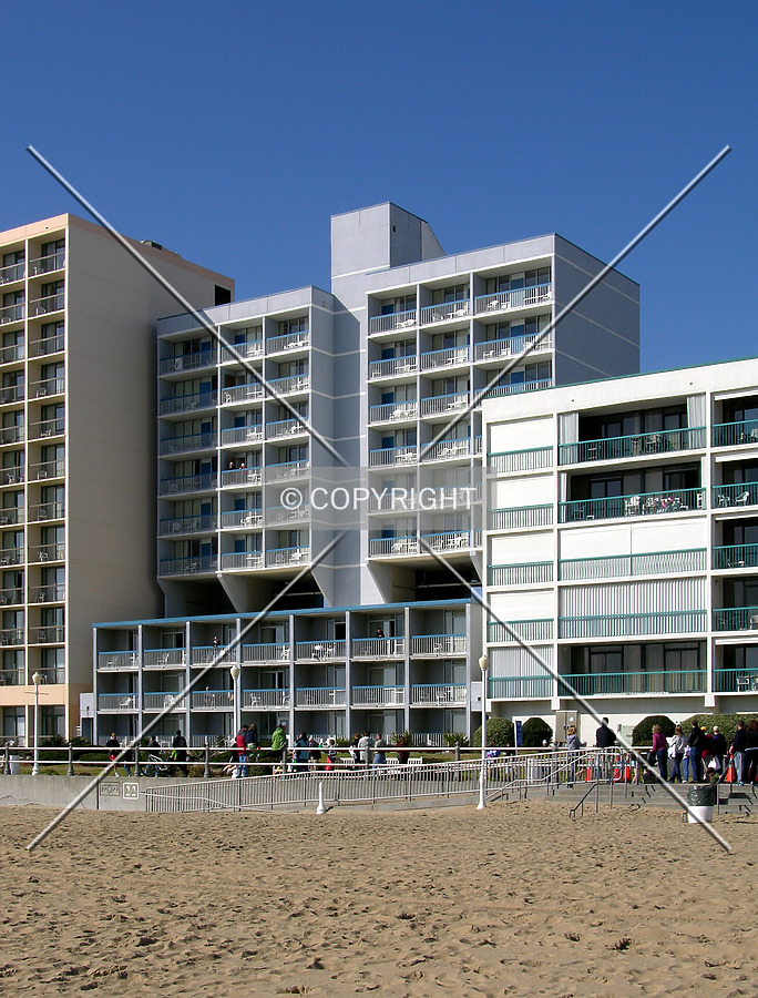 Econo Lodge Virginia Beach by Chris Patriarca