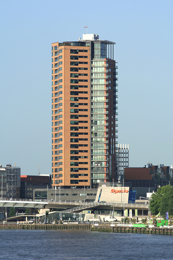 Hoge Erasmus by Michiel van Dijk