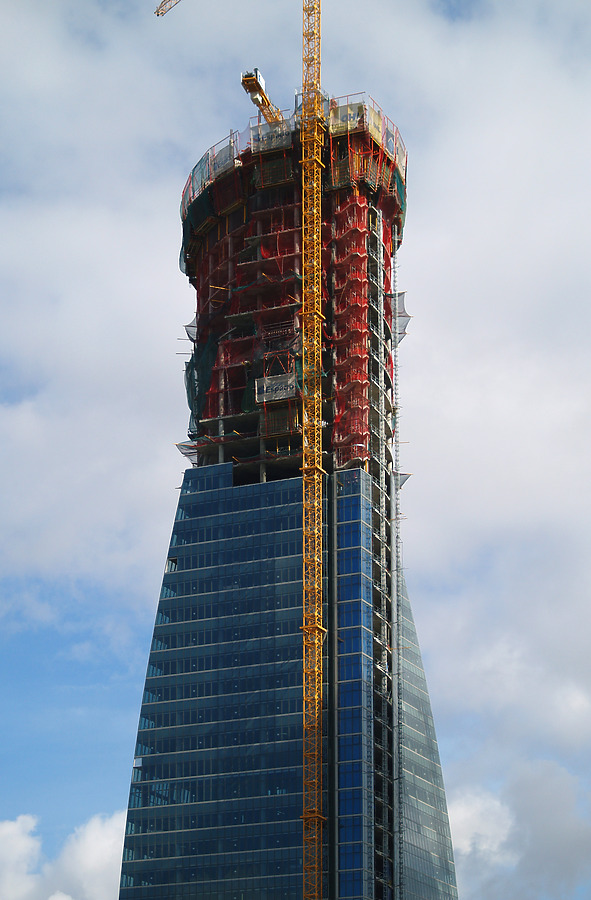 Torre Espacio by Cesar Serrano