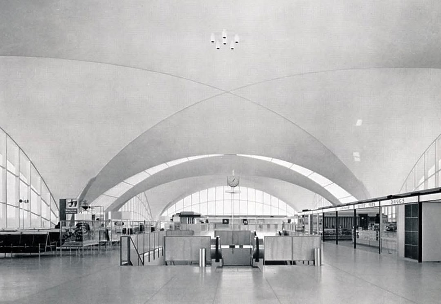 Saint Louis Lambert International Airport Terminal 1 by Eric Wachter