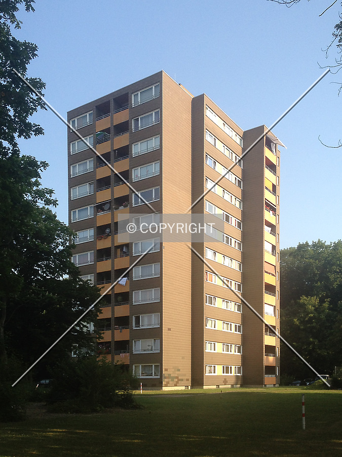 Altenburger Allee 6 by Nephilim