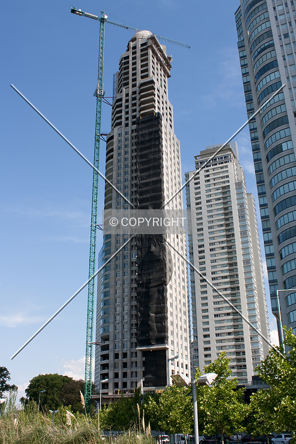 Torre Renoir 2 by Maximiliano Buono