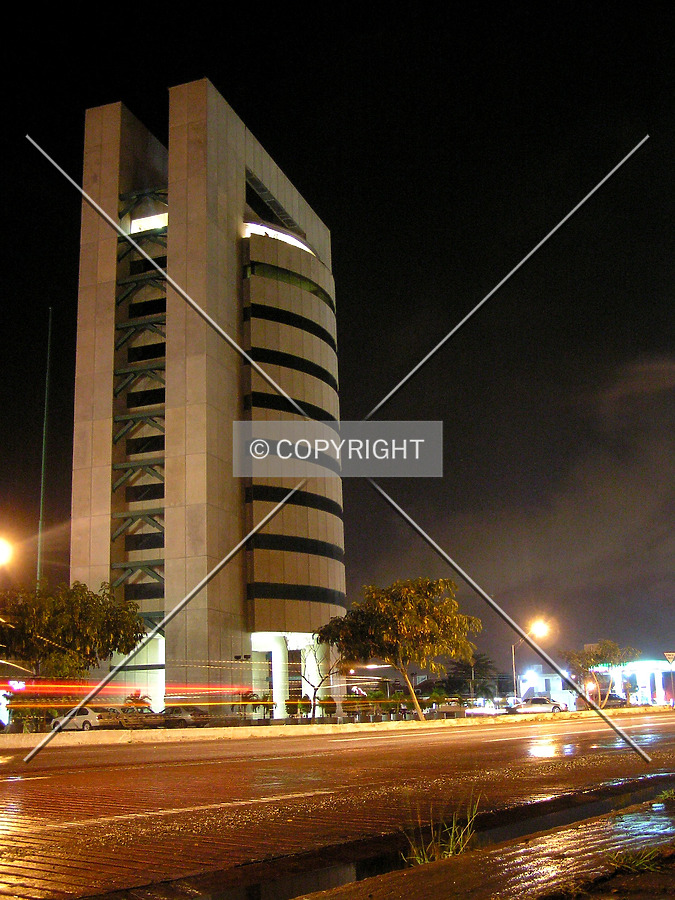 Torre Banamex by Luis Ibáñez
