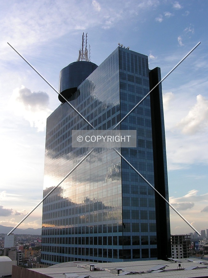 Torre WTC by Luis Ibáñez