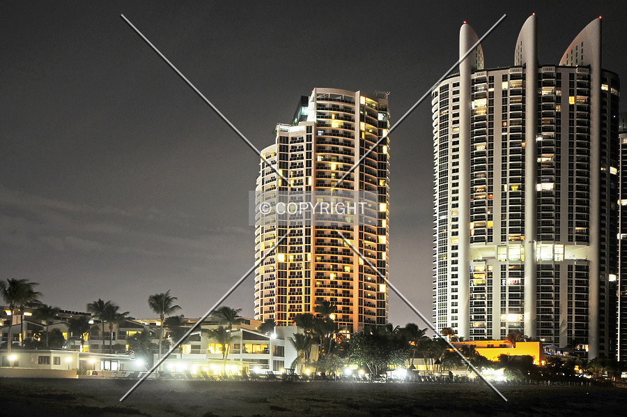 Trump International Sonesta Beach Resort by Jorge Molina