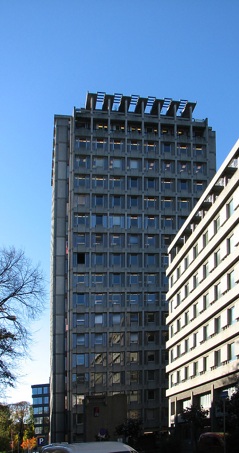 Ind-Eks huset by Kjetil Balog