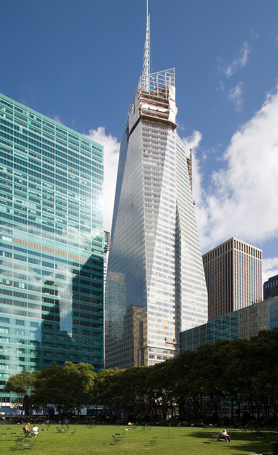 Bank of America Tower by Pavel Toczynski