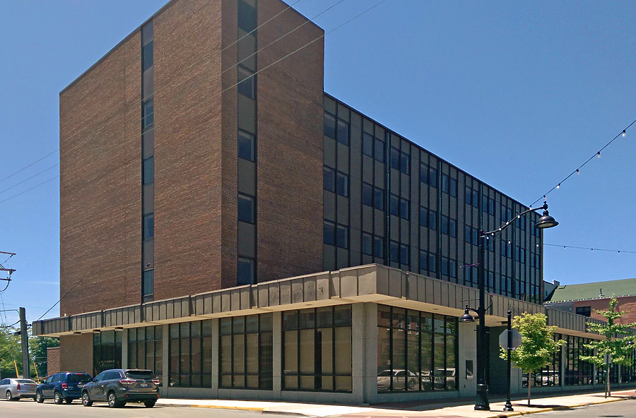 Regions Trust Building by Ryan Hildebrand