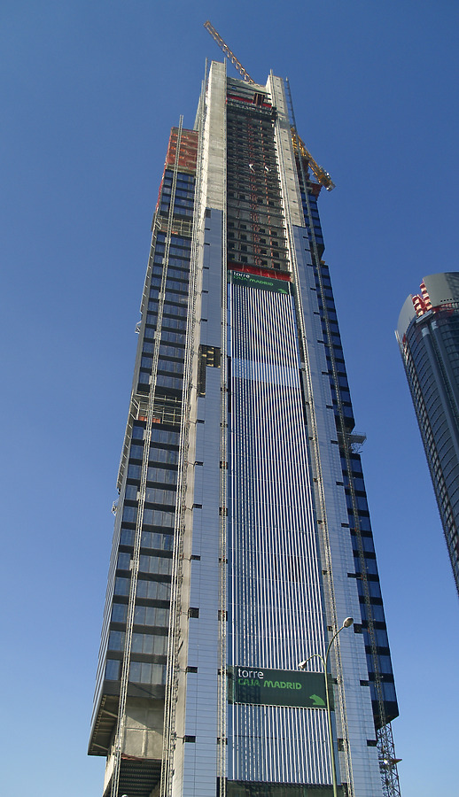 Torre Caja Madrid by Cesar Serrano