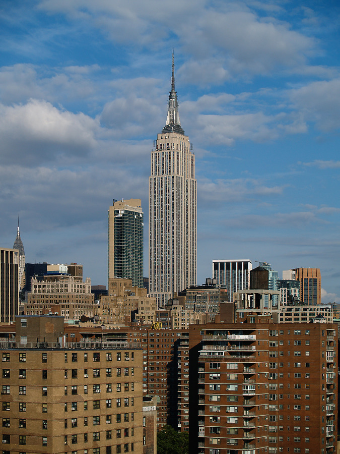 Empire State Building by Cesar Serrano