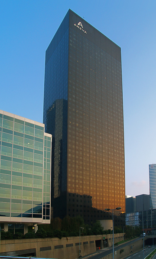 Tour Areva by Cesar Serrano