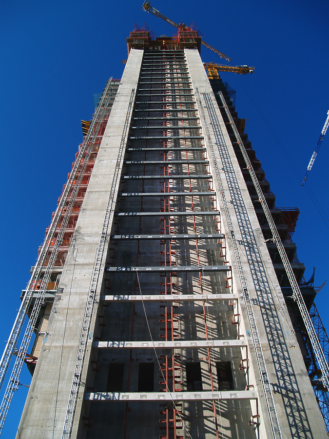 Torre Caja Madrid by Cesar Serrano