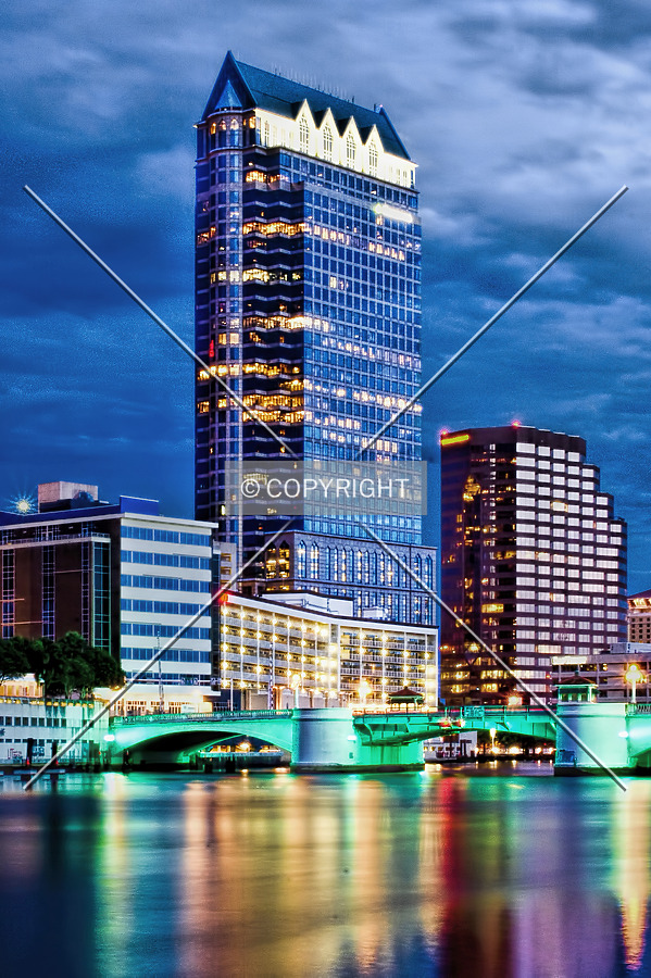 100 North Tampa by Jorge Molina