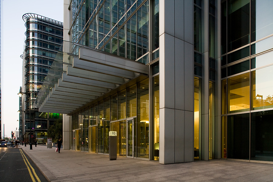 10 Upper Bank Street by Pavel Toczynski