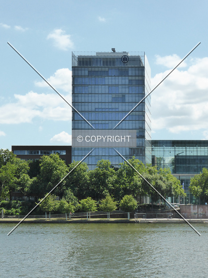 Allianz-Kai by Nephilim