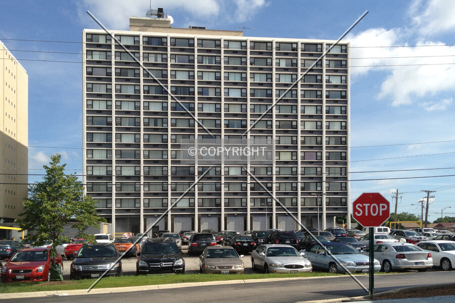 The Mont Clare at Harlem Avenue, East Tower