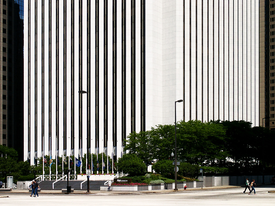 Aon Center by Daniel Kieckhefer