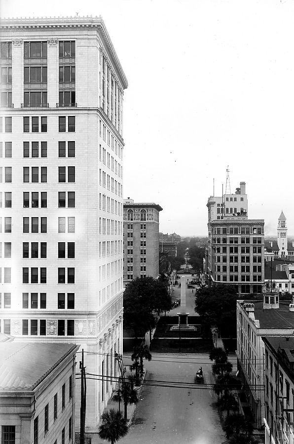 2 East Bryan Street by Library of Congress, Prints and Photographs Division, Detroit Publishing Company