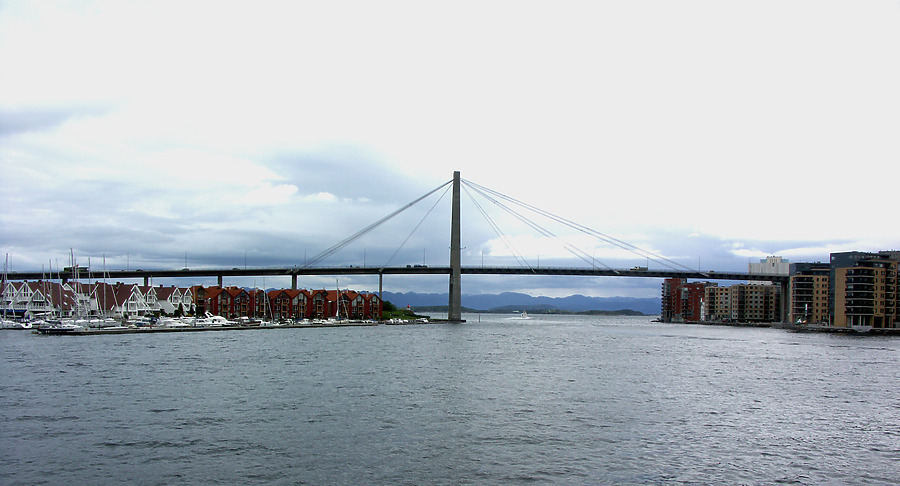 Bybrua by Marshall Gerometta