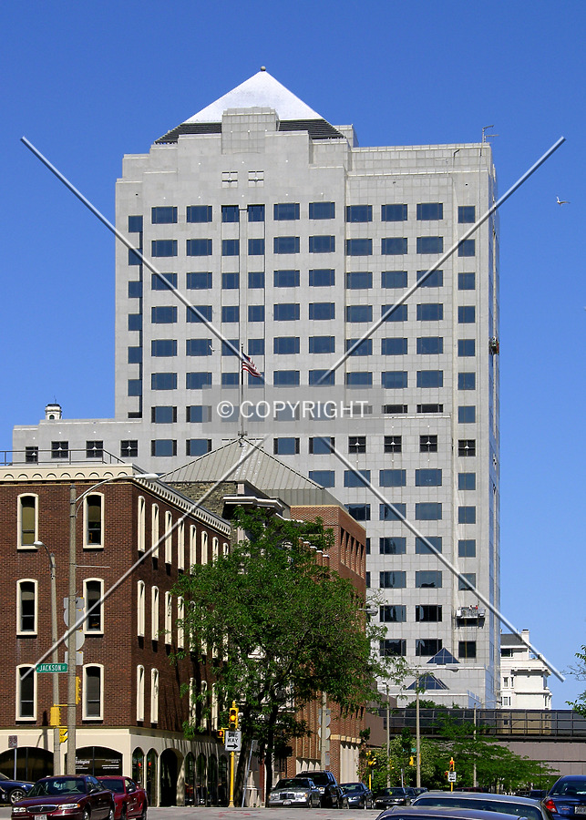 Northwestern Mutual Tower by Chris Patriarca
