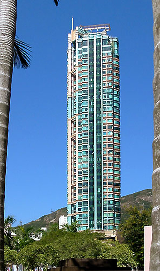 Bayshore Apartments by Rogan Coles