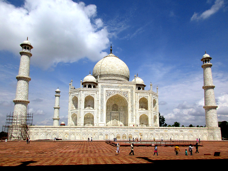 Taj Mahal by Daniel Kieckhefer