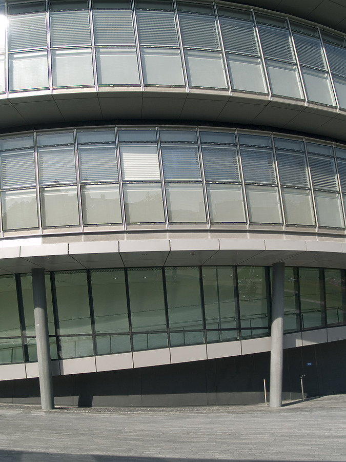 London City Hall by Cesar Serrano