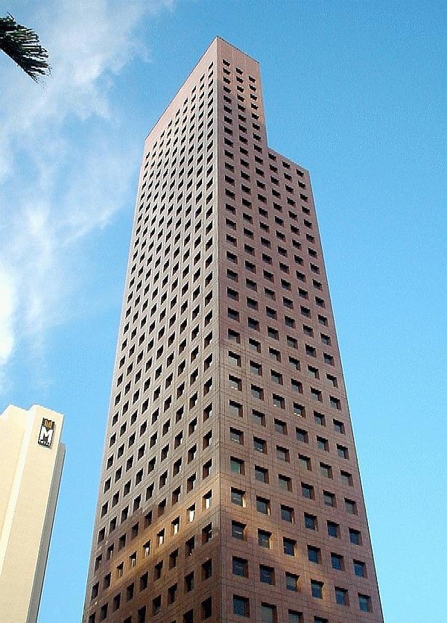 Lippo Centre by Edmund Teo
