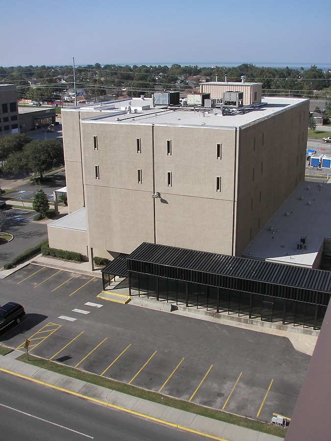 East Jefferson Professional Building by Rodney Gunn