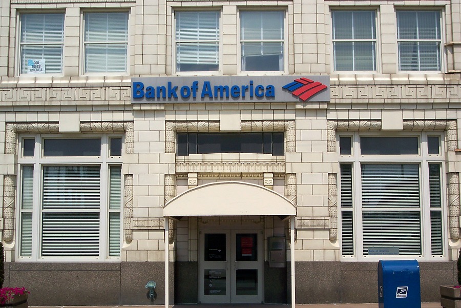 Bank of America Building by Ryan Hildebrand