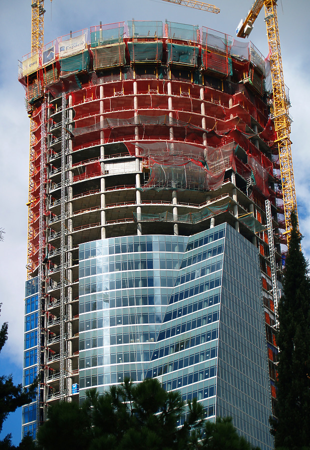Torre Espacio by Cesar Serrano