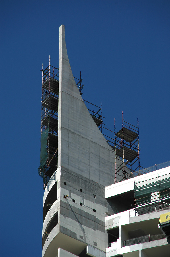 Meriton Tower by John Bek