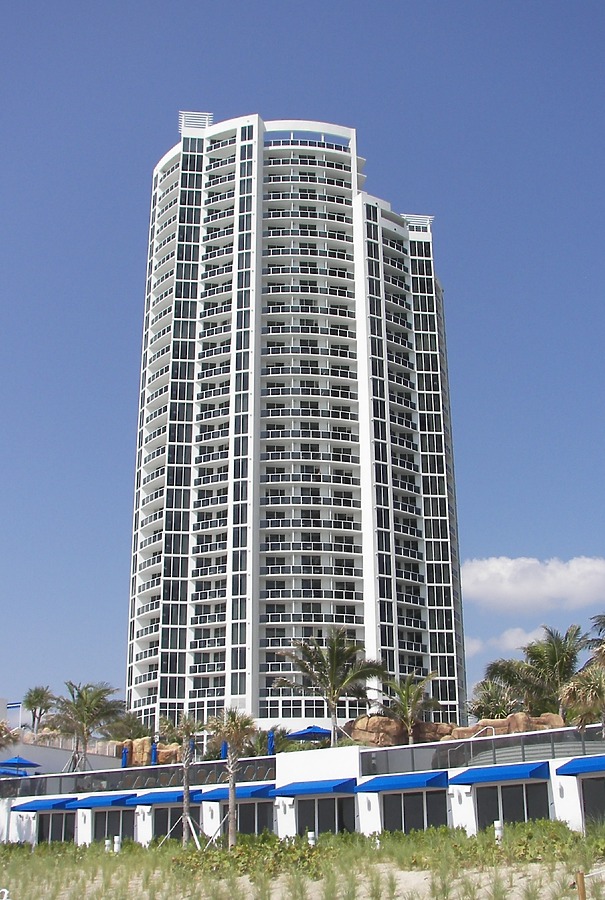 Trump International Sonesta Beach Resort by Rodney Gunn