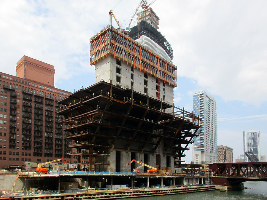 150 North Riverside by Daniel Kieckhefer