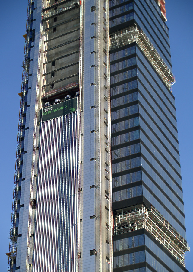 Torre Caja Madrid by Cesar Serrano