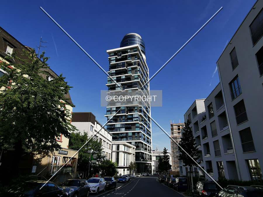 Henninger-Turm by Nephilim