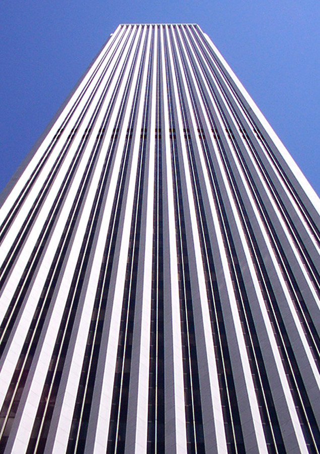 Aon Center by Daniel Kieckhefer