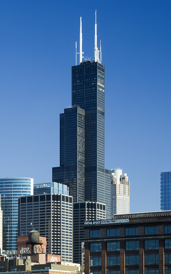 Willis Tower by Pavel Toczynski