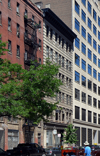 95 Vandam Street