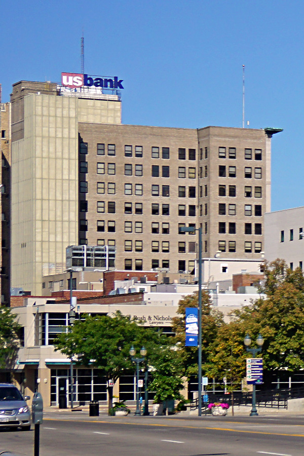 US Bank Building by Ryan Hildebrand