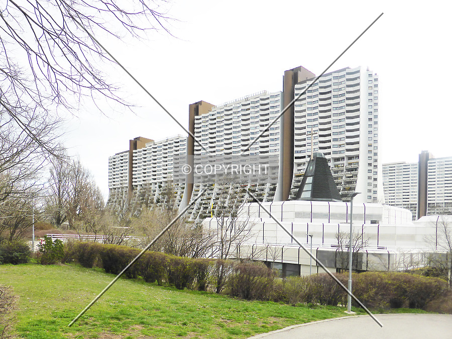 Wohnpark Alterlaa - Block B3-B8 by Nephilim